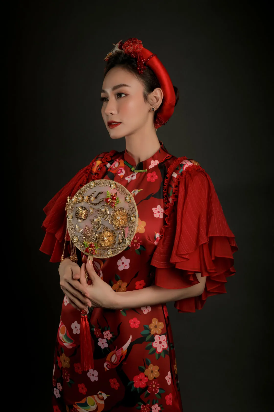 Ngân Khánh toát lên vẻ đẹp dịu dàng và thanh thoát Ngân Khánh toát lên vẻ đẹp dịu dàng và thanh thoát