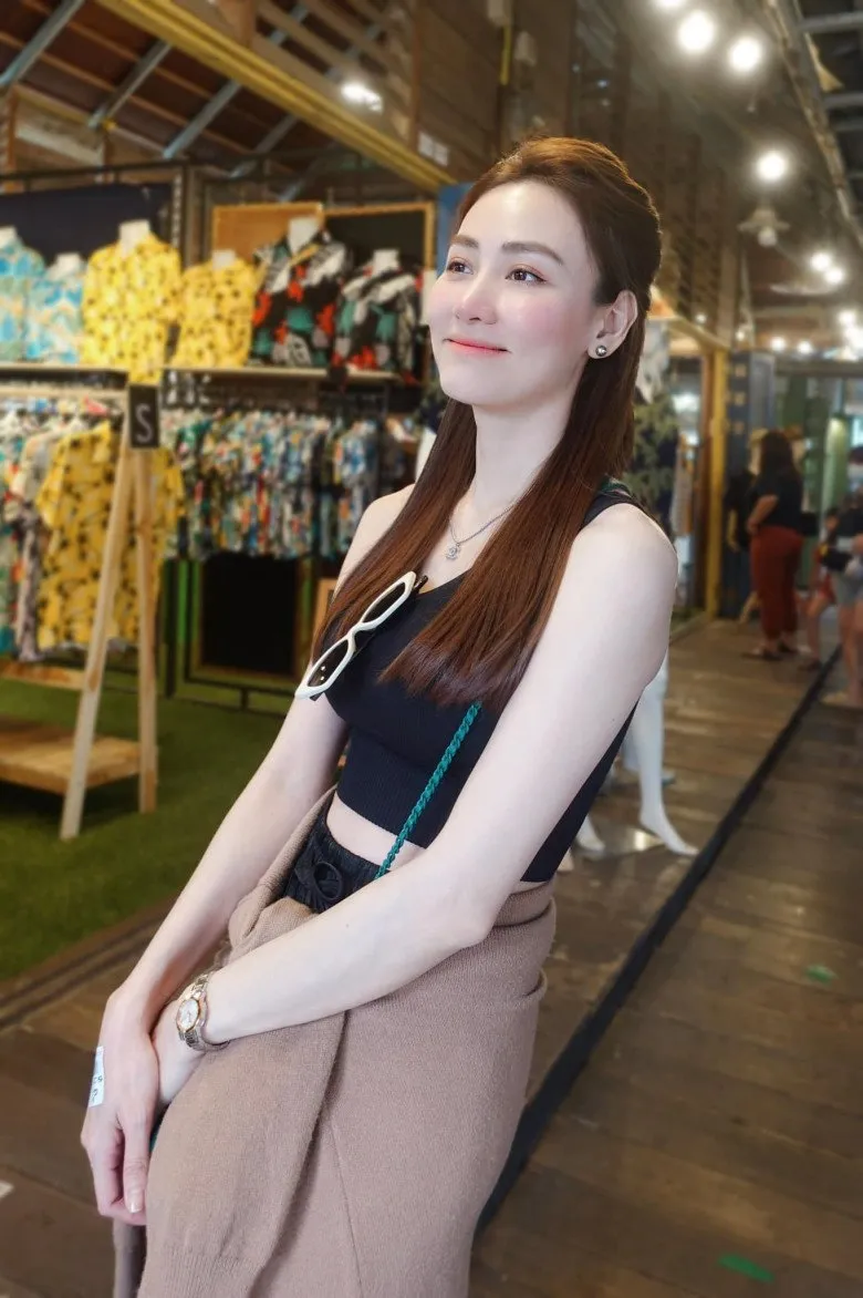 Ngân Khánh tạo nên ấn tượng qua nụ cười Ngân Khánh tạo nên ấn tượng qua nụ cười