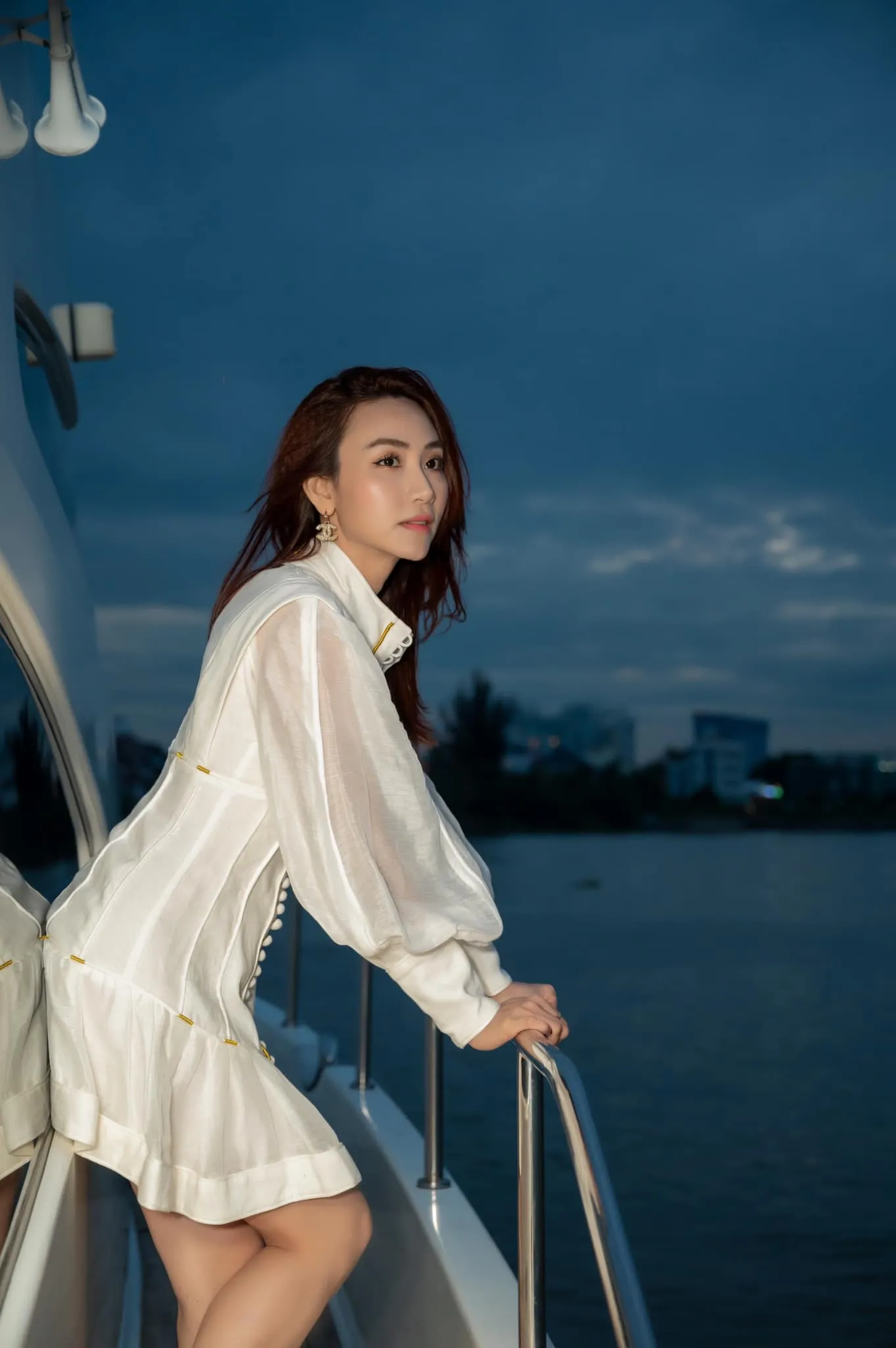 Ngân Khánh thu hút mọi ánh nhìn với vẻ đẹp dịu dàng Ngân Khánh thu hút mọi ánh nhìn với vẻ đẹp dịu dàng