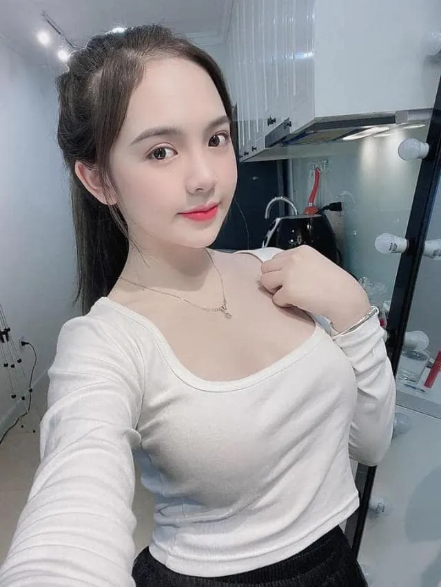 Vẻ đẹp tự nhiên của Trần Huyền Châu qua từng khung hình. Vẻ đẹp tự nhiên của Trần Huyền Châu qua từng khung hình.