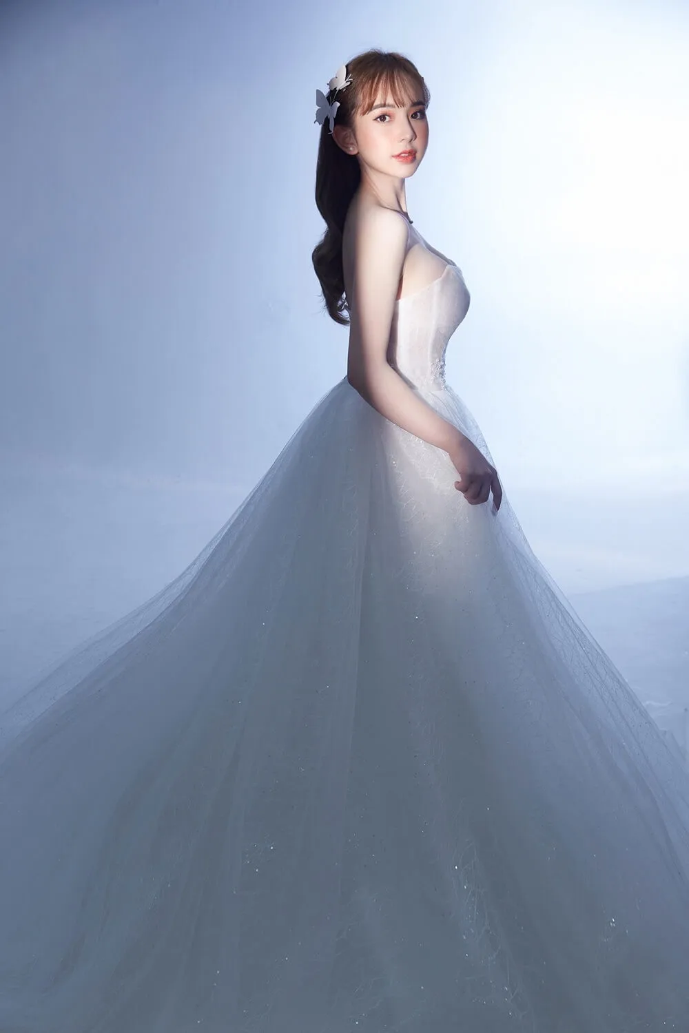 Hot girl Trần Huyền Châu là nguồn cảm hứng thời trang. Hot girl Trần Huyền Châu là nguồn cảm hứng thời trang.