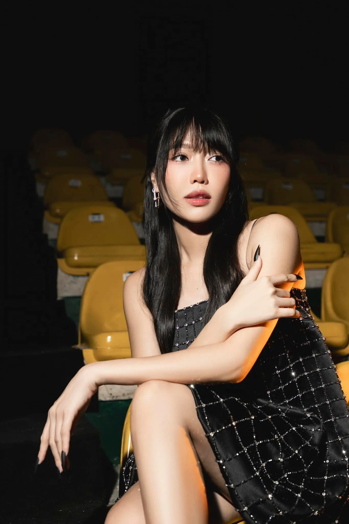 Diệu Nhi sở hữu vẻ đẹp thu hút qua từng cử chỉ