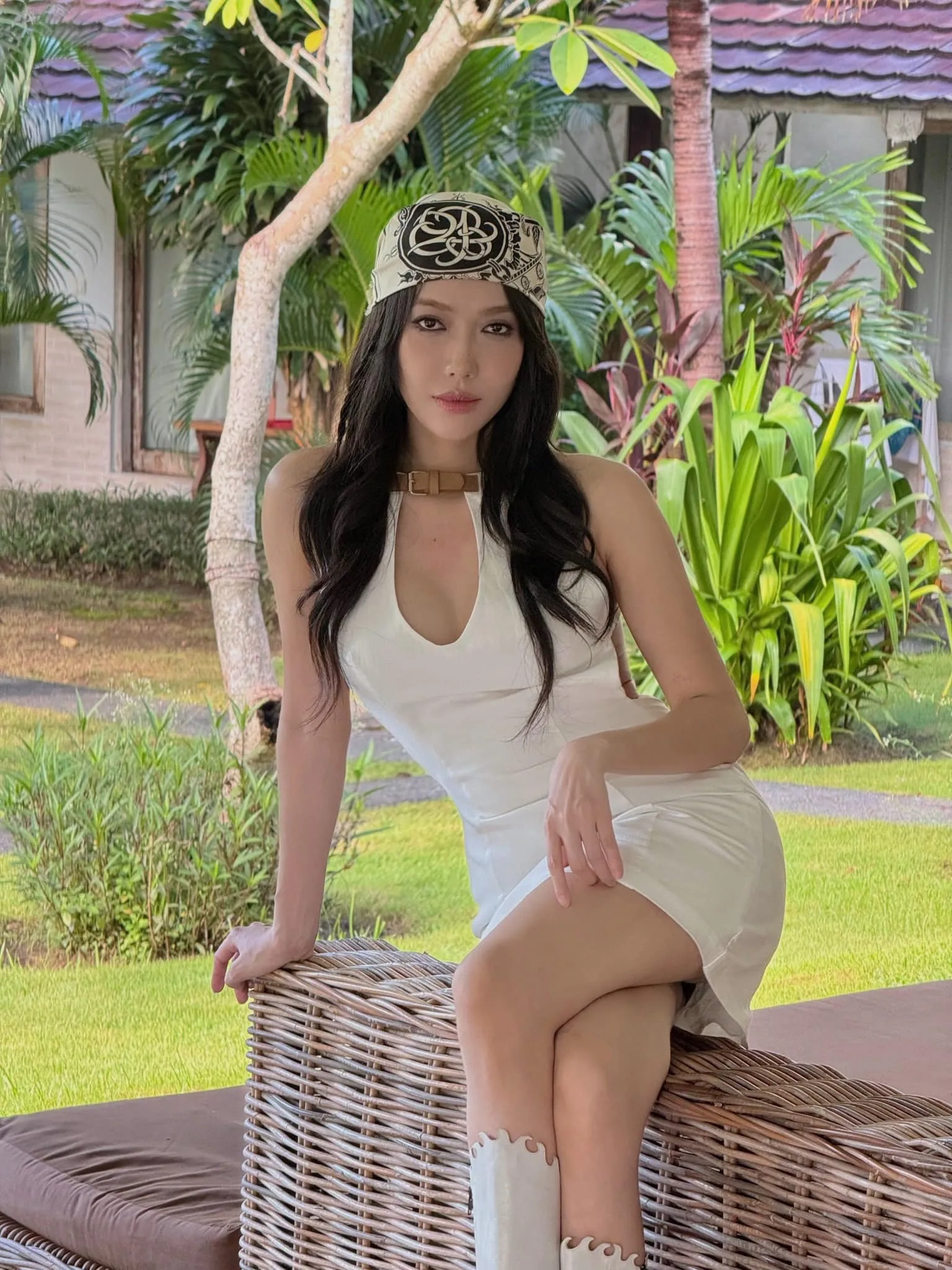 Diệu Nhi thể hiện nét đẹp duyên dáng trong từng ánh nhìn