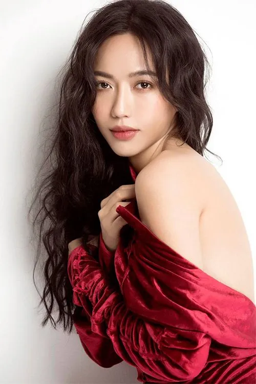 Diệu Nhi tạo ấn tượng mạnh mẽ với ánh mắt sâu lắng