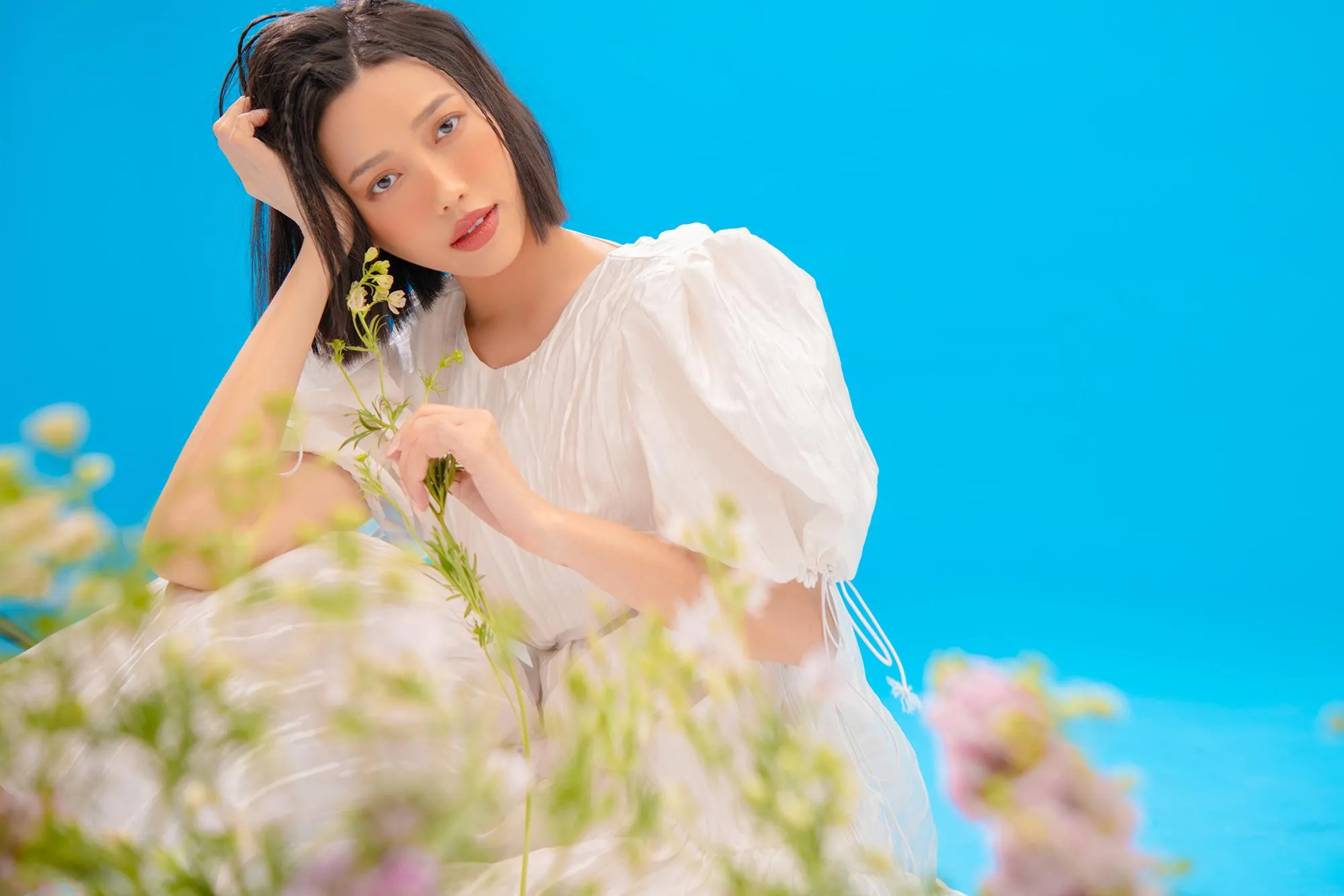 Diệu Nhi tạo điểm nhấn với ánh mắt đầy cuốn hút