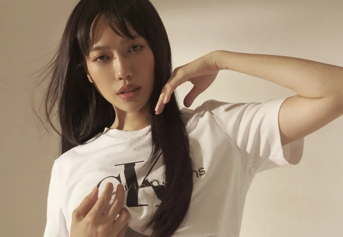 Diệu Nhi tạo dấu ấn mạnh mẽ với thần thái rạng ngời