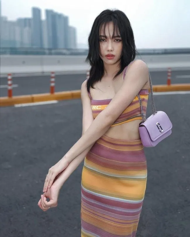 Diệu Nhi tỏa sáng qua nét đẹp tự nhiên và quyến rũ