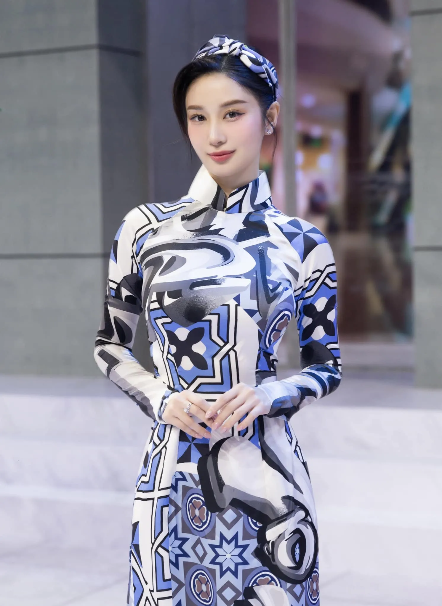 Jun Vũ tạo dấu ấn mạnh mẽ với vẻ đẹp dịu dàng Jun Vũ tạo dấu ấn mạnh mẽ với vẻ đẹp dịu dàng