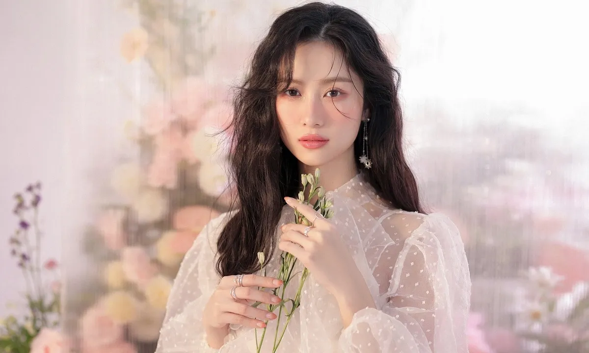 Jun Vũ tạo ấn tượng mạnh mẽ với thần thái nhẹ nhàng Jun Vũ tạo ấn tượng mạnh mẽ với thần thái nhẹ nhàng
