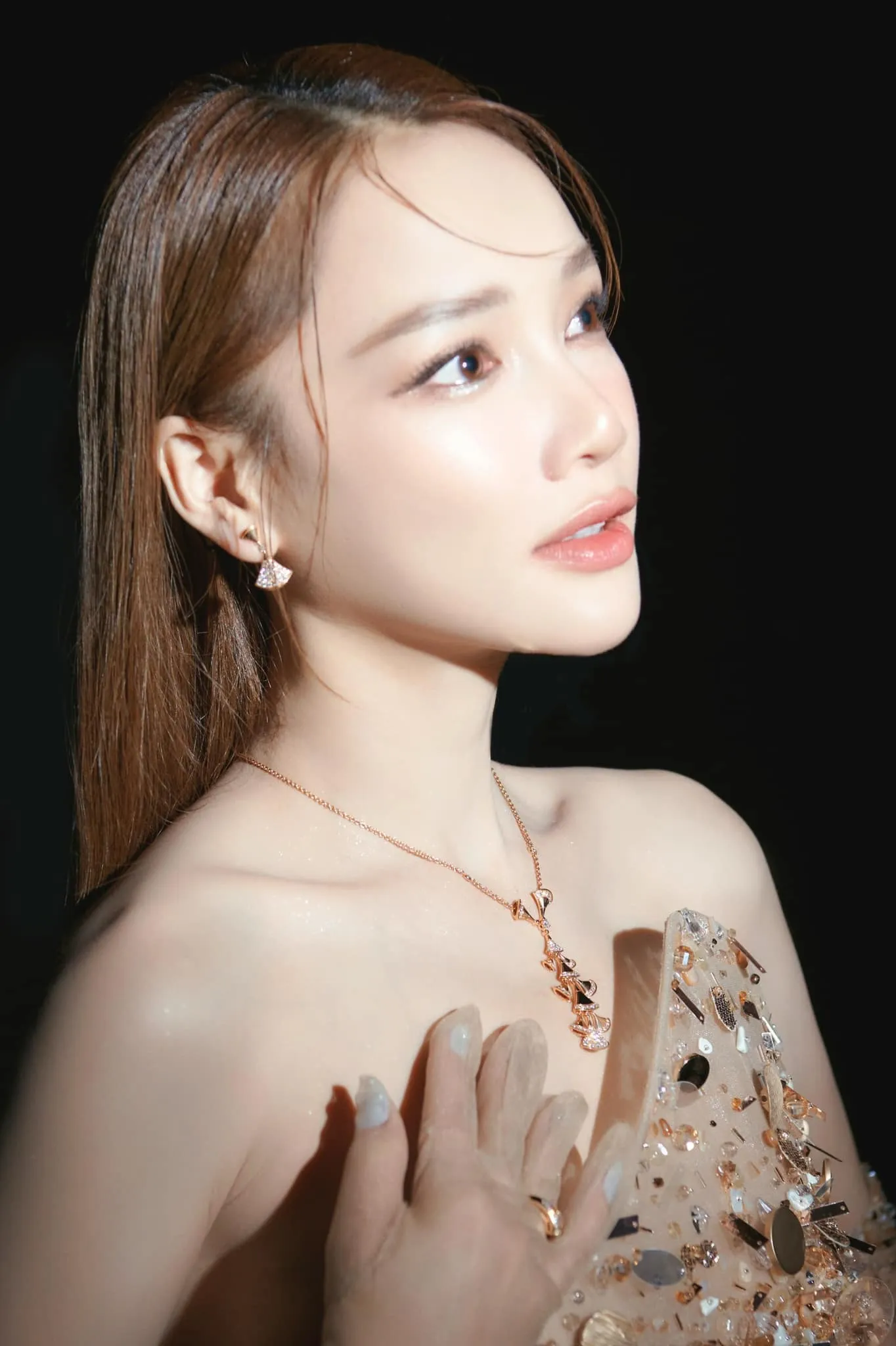 Nhã Phương khiến người nhìn phải dừng lại ngắm nhìn Nhã Phương khiến người nhìn phải dừng lại ngắm nhìn