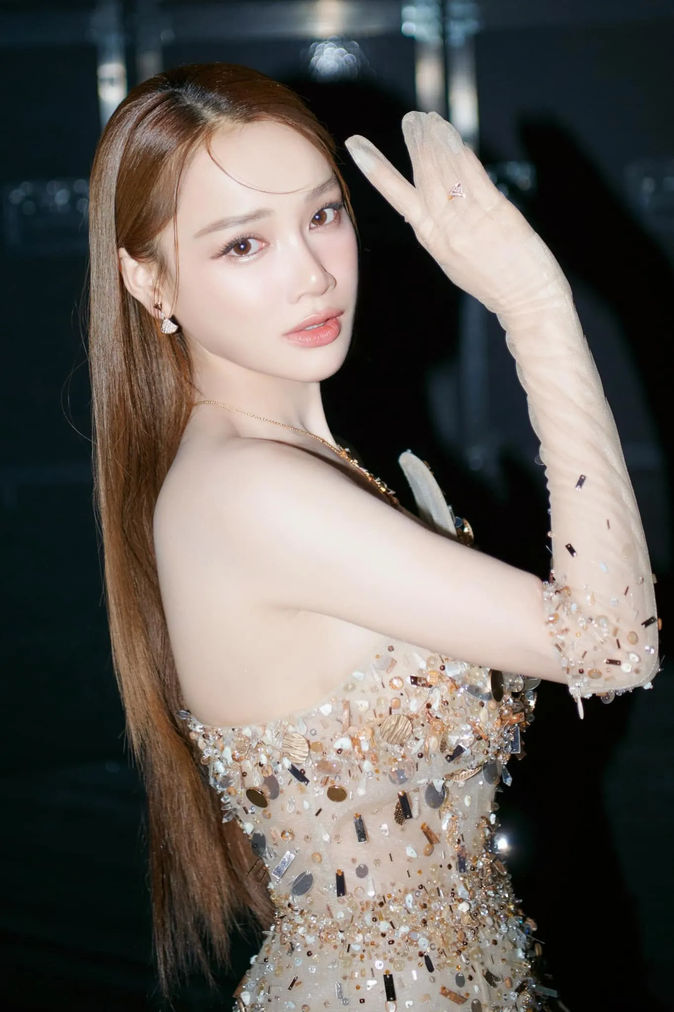 Nhã Phương mang đến vẻ đẹp quyến rũ và thanh thoát Nhã Phương mang đến vẻ đẹp quyến rũ và thanh thoát