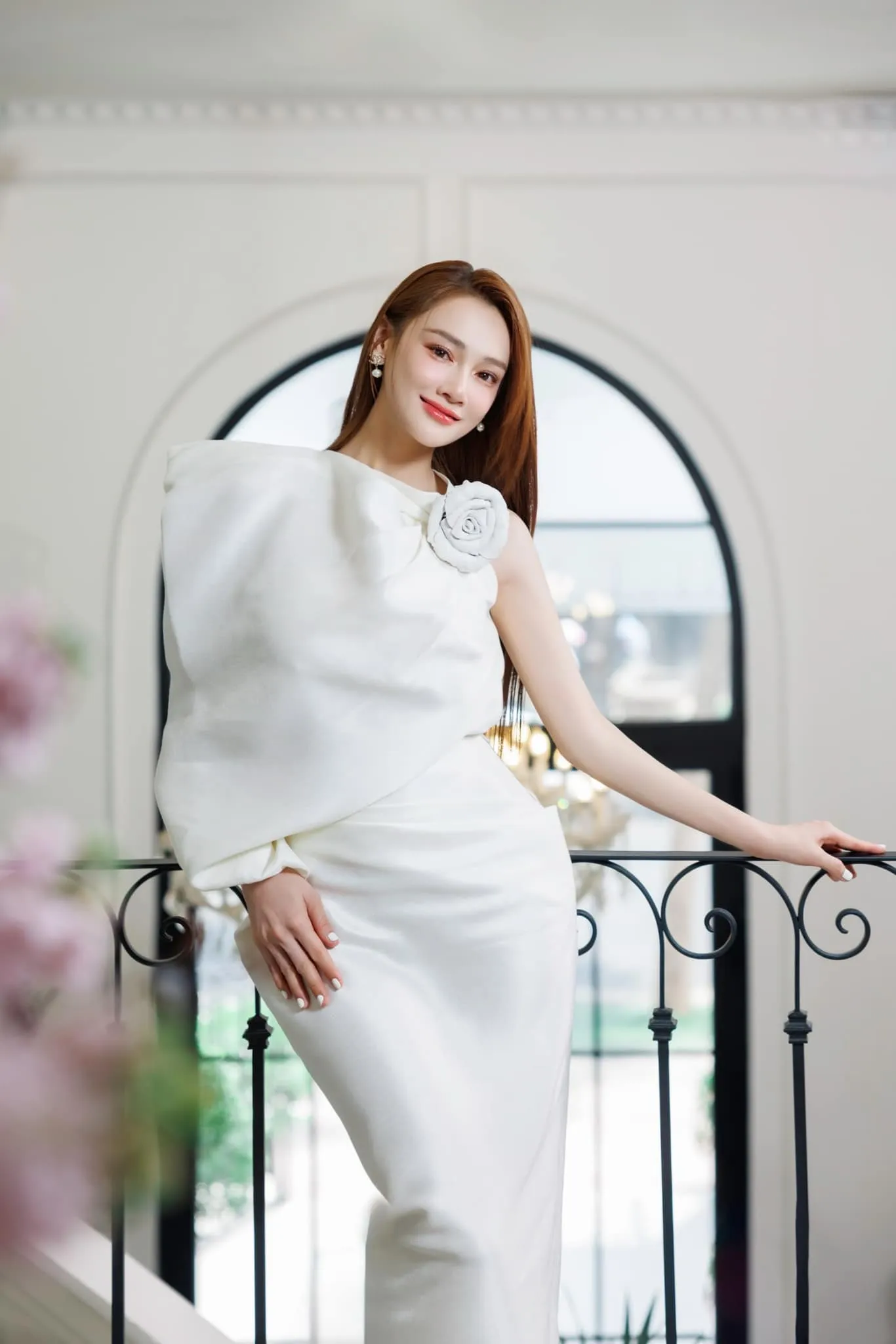 Nhã Phương mang đến sự quyến rũ qua ánh nhìn sâu sắc Nhã Phương mang đến sự quyến rũ qua ánh nhìn sâu sắc