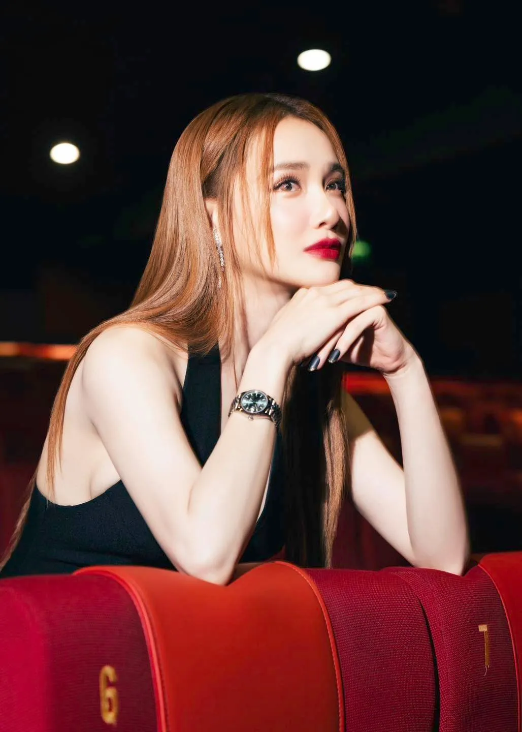 Nhã Phương khiến mọi người phải xao xuyến với thần thái nhẹ nhàng Nhã Phương khiến mọi người phải xao xuyến với thần thái nhẹ nhàng