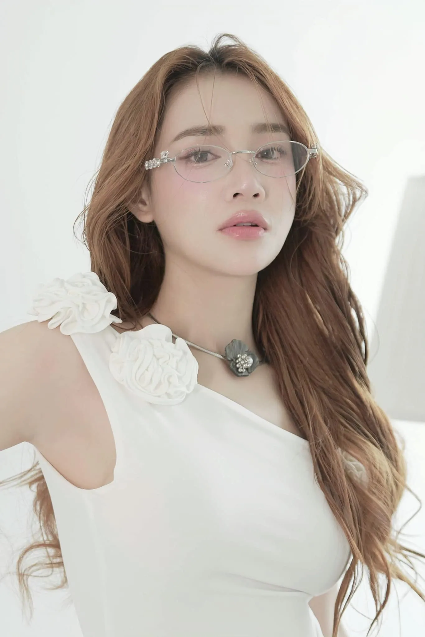 Nhã Phương tạo ấn tượng với thần thái thu hút và nhẹ nhàng Nhã Phương tạo ấn tượng với thần thái thu hút và nhẹ nhàng