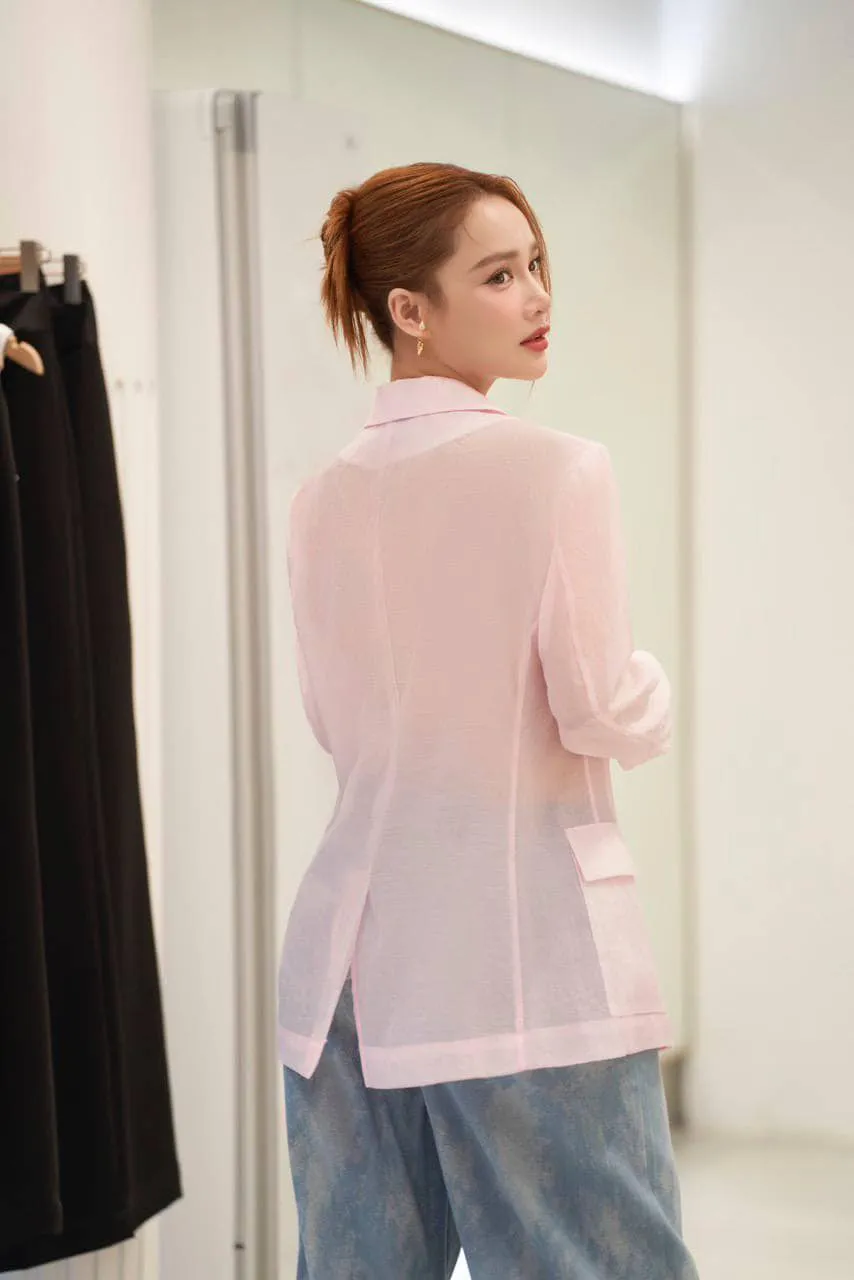 Nhã Phương tỏa sáng mạnh mẽ với thần thái tự tin Nhã Phương tỏa sáng mạnh mẽ với thần thái tự tin