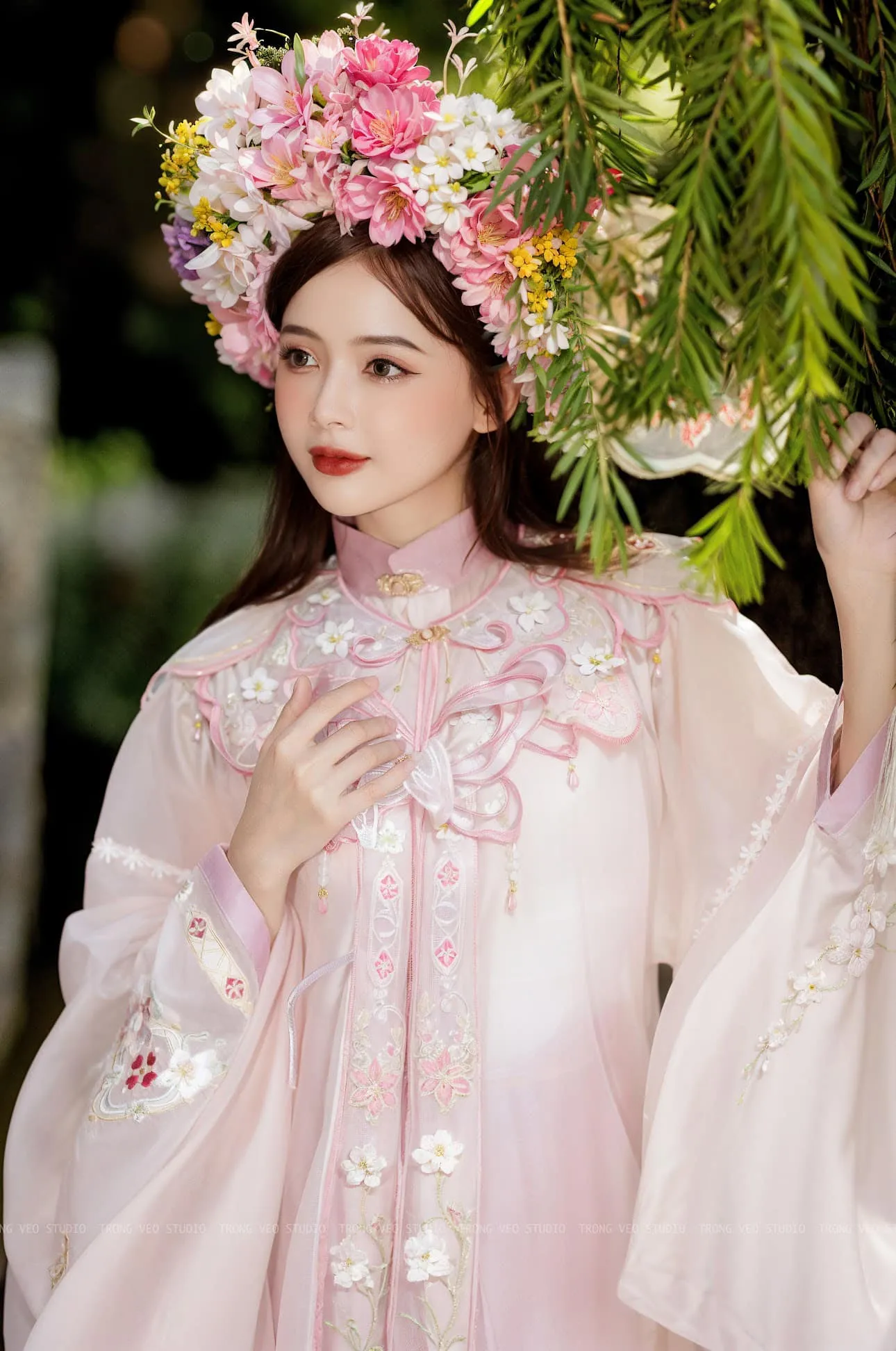 Thời trang của Lê Lý Lan Hương đầy sức hút. Thời trang của Lê Lý Lan Hương đầy sức hút.