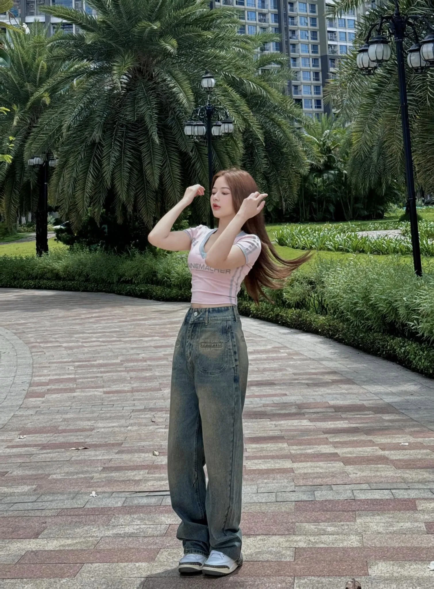 Hình ảnh thân thiện của Lê Lý Lan Hương. Hình ảnh thân thiện của Lê Lý Lan Hương.