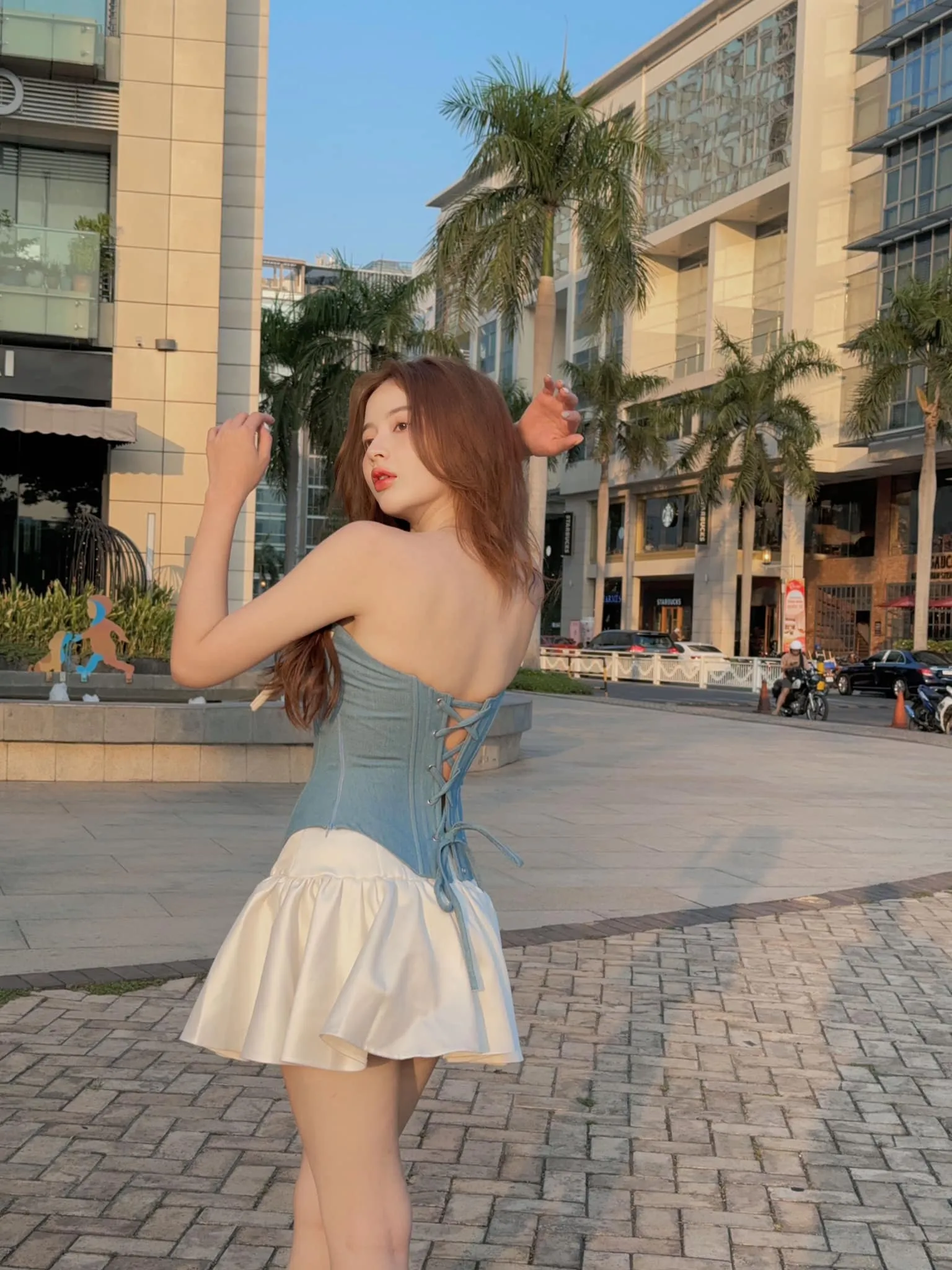 Những khoảnh khắc tỏa sáng của Lê Lý Lan Hương. Những khoảnh khắc tỏa sáng của Lê Lý Lan Hương.
