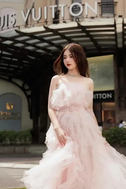 Hình ảnh Lê Lý Lan Hương khiến bao trái tim thổn thức. Hình ảnh Lê Lý Lan Hương khiến bao trái tim thổn thức.