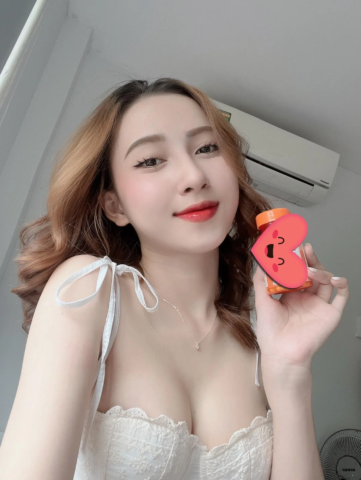 Thần thái tươi tắn và trẻ trung trong ảnh con gái đẹp. Thần thái tươi tắn và trẻ trung trong ảnh con gái đẹp.
