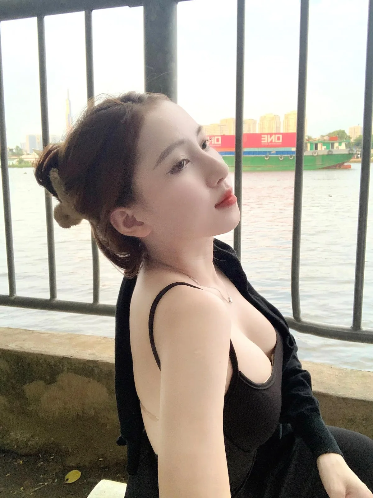 Ảnh gái đẹp tóc dài với vẻ dịu dàng đầy cuốn hút. Ảnh gái đẹp tóc dài với vẻ dịu dàng đầy cuốn hút.