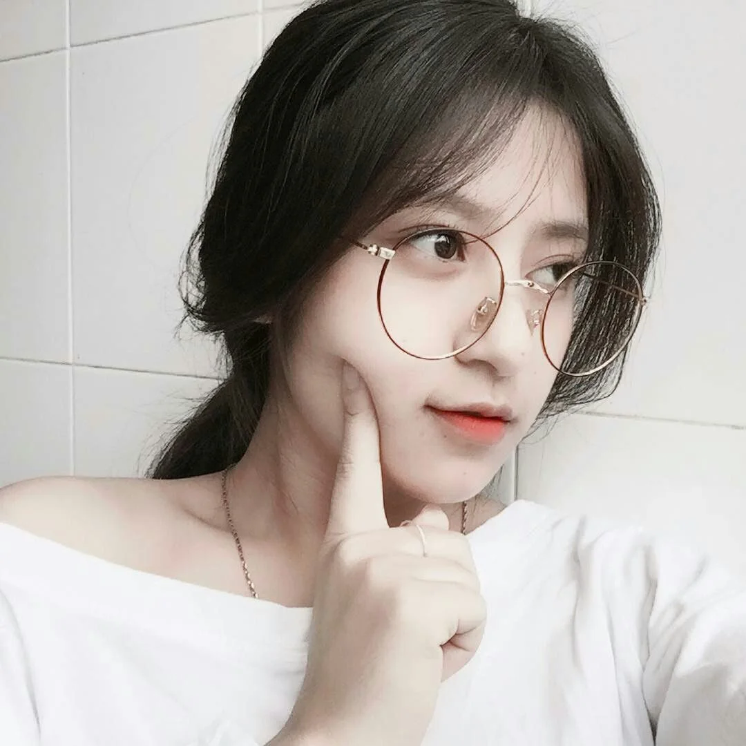 Nét đẹp đáng yêu của gái xinh cute đeo kính. Nét đẹp đáng yêu của gái xinh cute đeo kính.