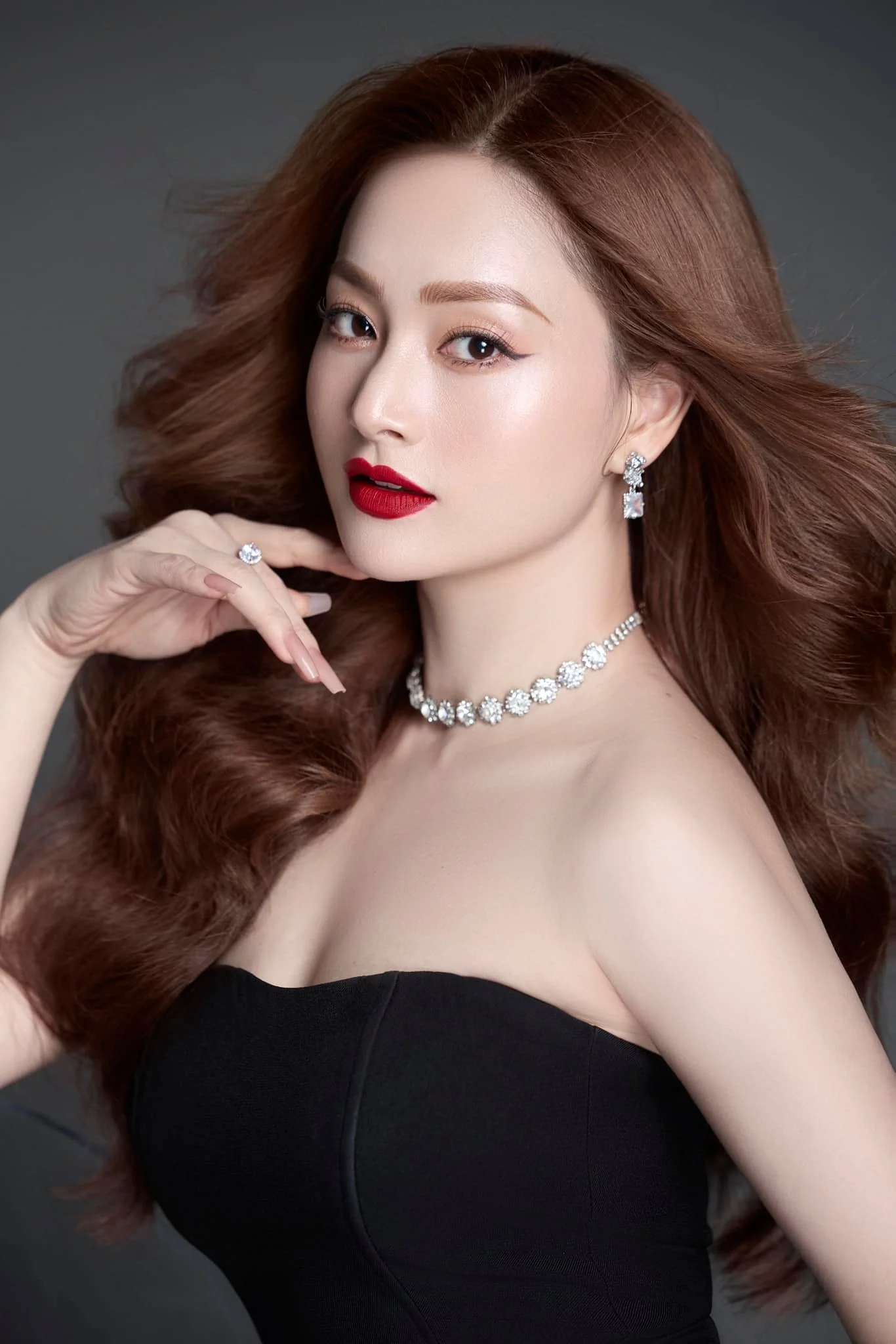 Lan Phương cùng các nghệ sĩ khác Lan Phương cùng các nghệ sĩ khác