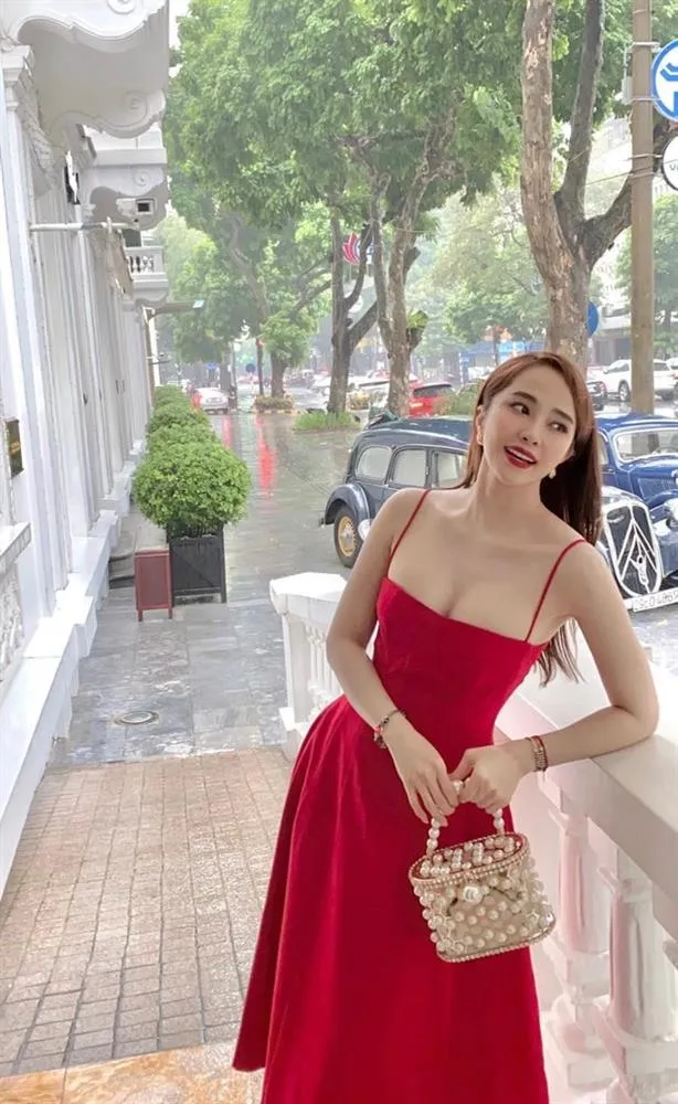 Quỳnh Nga nổi bật với ánh nhìn sâu sắc Quỳnh Nga nổi bật với ánh nhìn sâu sắc