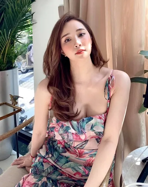 Quỳnh Nga tỏa sáng trong từng khoảnh khắc Quỳnh Nga tỏa sáng trong từng khoảnh khắc
