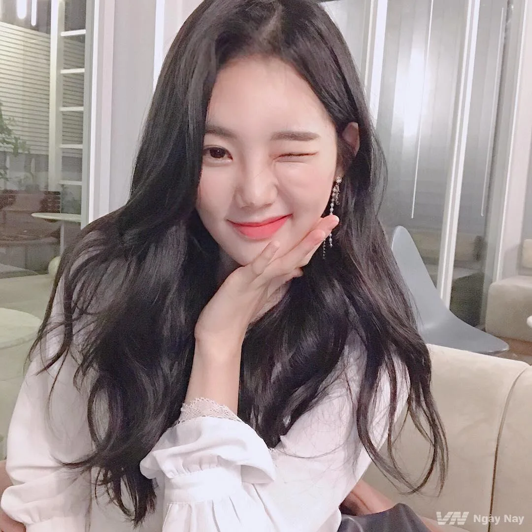 Nụ cười tươi sáng trong ảnh gái Hàn Quốc cute khiến mọi thứ trở nên tuyệt vời. Nụ cười tươi sáng trong ảnh gái Hàn Quốc cute khiến mọi thứ trở nên tuyệt vời.