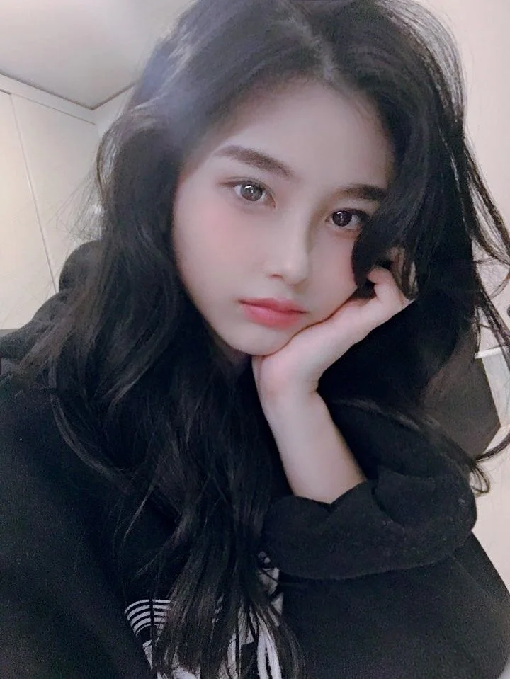 Một bức ảnh gái Hàn Quốc cute dễ thương, mang đến năng lượng tích cực. Một bức ảnh gái Hàn Quốc cute dễ thương, mang đến năng lượng tích cực.
