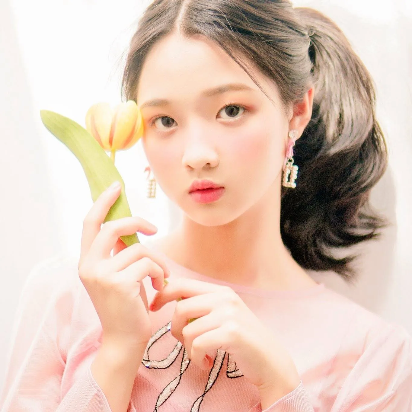 Lâm Thanh Mỹ khiến mọi người xao xuyến với thần thái cuốn hút Lâm Thanh Mỹ khiến mọi người xao xuyến với thần thái cuốn hút