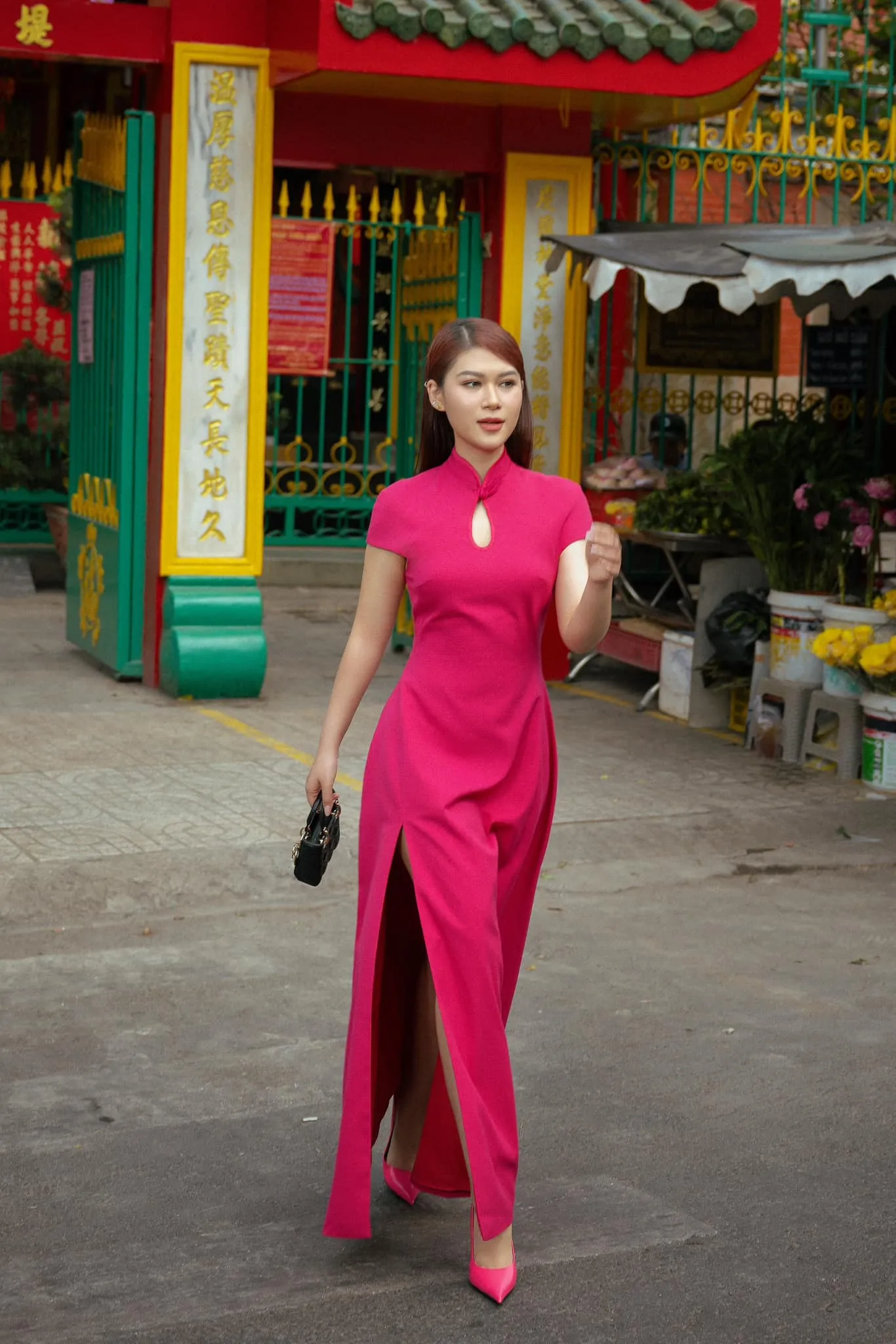 Ngọc Thanh Tâm toát lên vẻ đẹp thanh khiết và tinh tế Ngọc Thanh Tâm toát lên vẻ đẹp thanh khiết và tinh tế