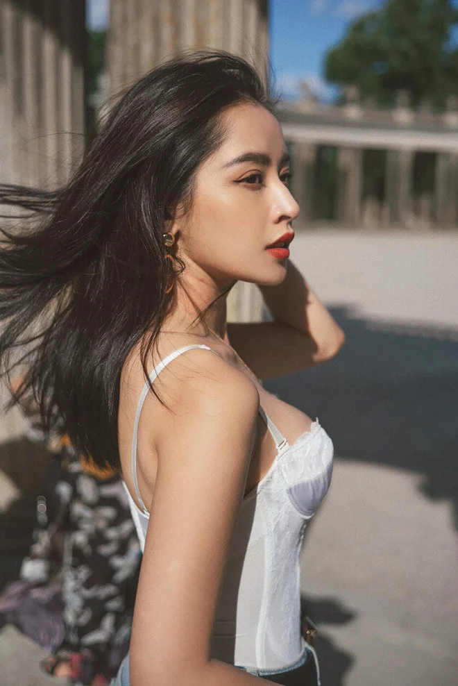 Chi Pu thể hiện cảm xúc trong vai diễn Chi Pu thể hiện cảm xúc trong vai diễn