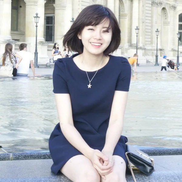 Hình ảnh gái xinh cười mỉm, nét cười dịu dàng làm say mê. Hình ảnh gái xinh cười mỉm, nét cười dịu dàng làm say mê.