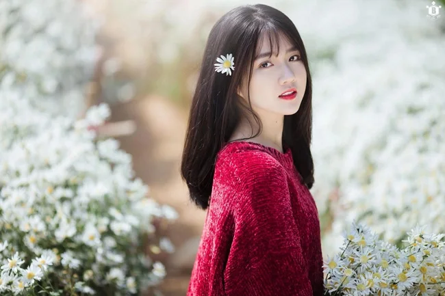 Ảnh gái xinh cười mỉm với nét đẹp thanh thoát và tinh tế. Ảnh gái xinh cười mỉm với nét đẹp thanh thoát và tinh tế.
