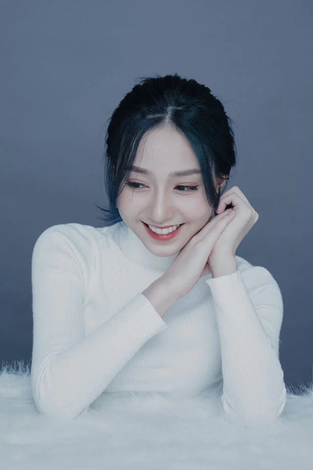 Ảnh gái xinh cười đẹp, tạo cảm giác tươi sáng và vui vẻ. Ảnh gái xinh cười đẹp, tạo cảm giác tươi sáng và vui vẻ.