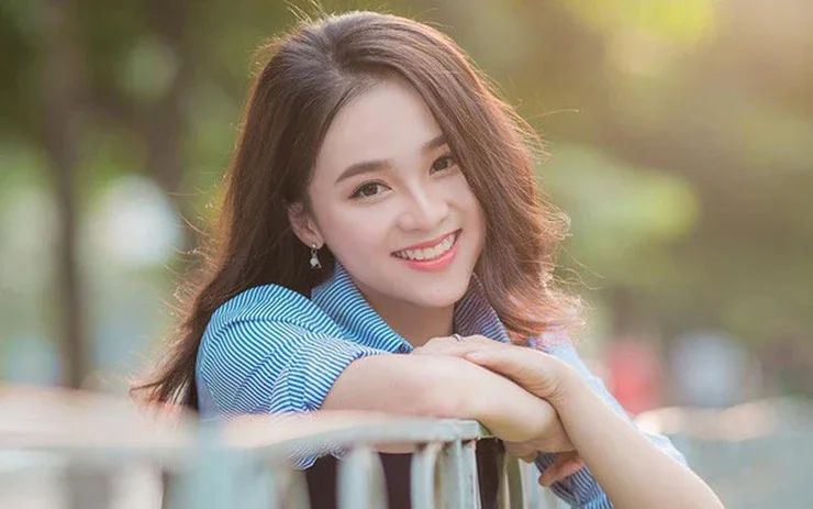 Ảnh gái xinh cười đẹp, nụ cười tươi tắn làm sáng bừng không gian. Ảnh gái xinh cười đẹp, nụ cười tươi tắn làm sáng bừng không gian.