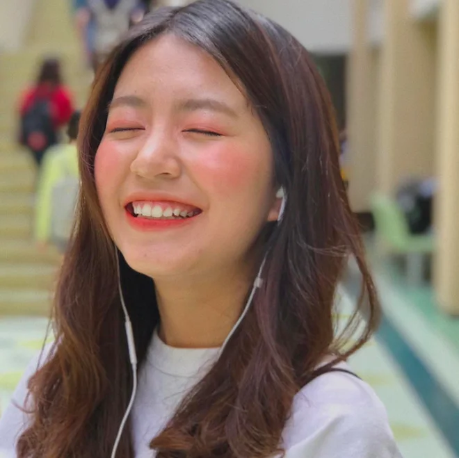 Nụ cười đẹp của nàng trong ảnh gái xinh cười đẹp, thật duyên dáng. Nụ cười đẹp của nàng trong ảnh gái xinh cười đẹp, thật duyên dáng.