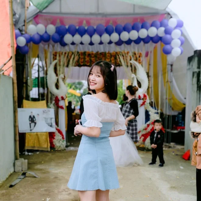 Ảnh gái xinh cười tươi, nét đẹp tự nhiên khiến ai cũng mỉm cười. Ảnh gái xinh cười tươi, nét đẹp tự nhiên khiến ai cũng mỉm cười.