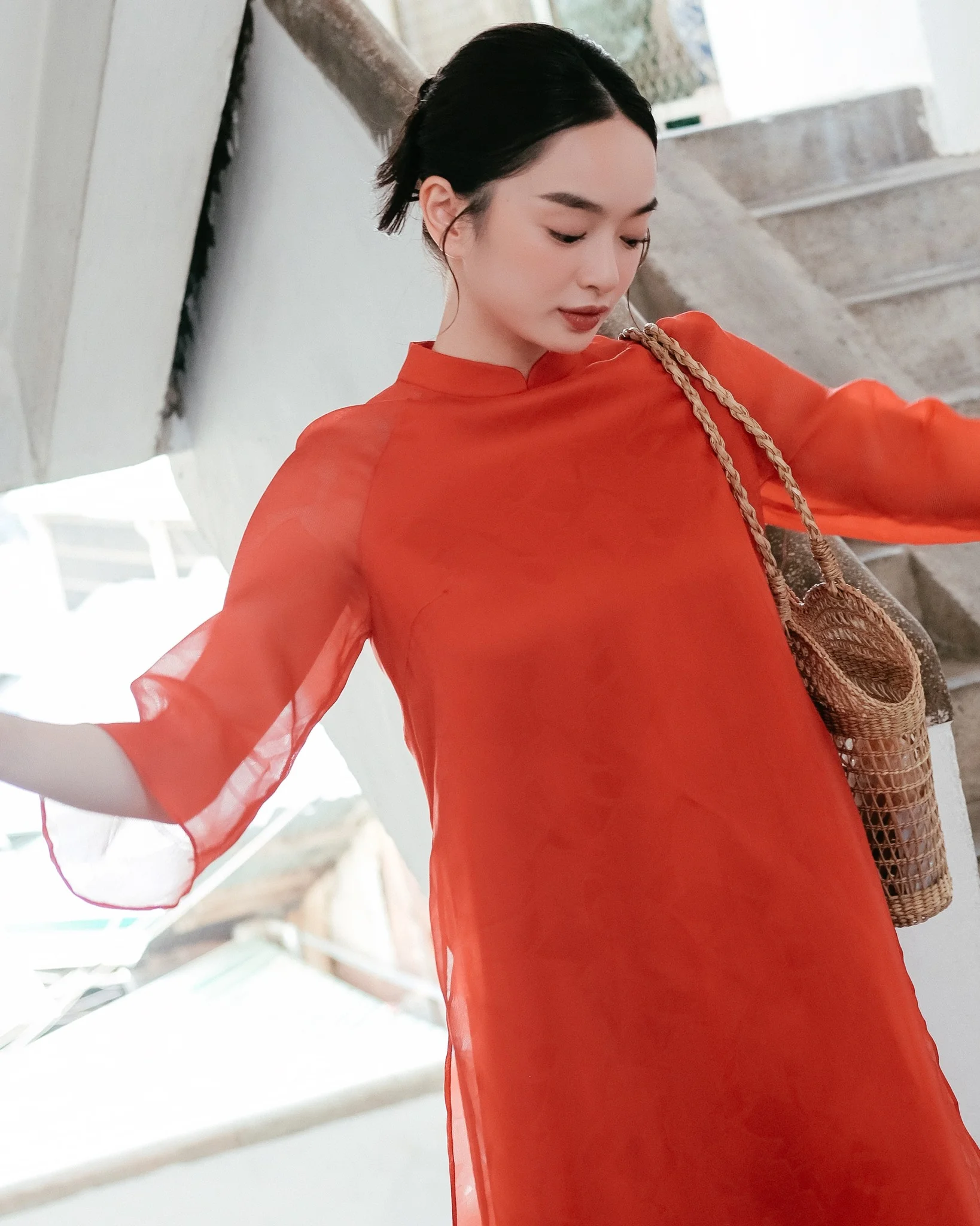 Kaity Nguyễn thể hiện nét đẹp tự nhiên và duyên dáng