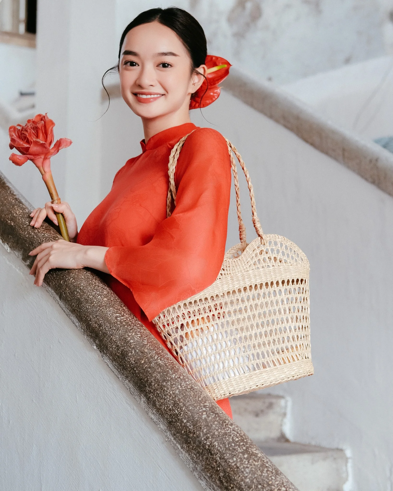 Kaity Nguyễn tạo nên sự cuốn hút mạnh mẽ qua ánh mắt