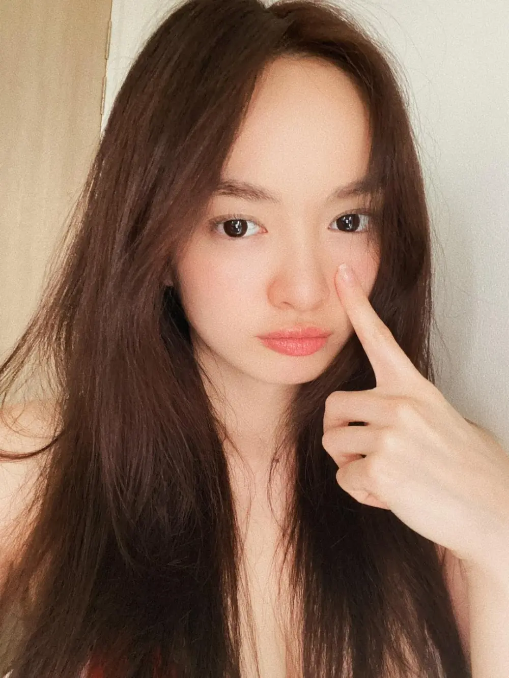 Kaity Nguyễn tạo điểm nhấn mạnh mẽ với thần thái dịu dàng