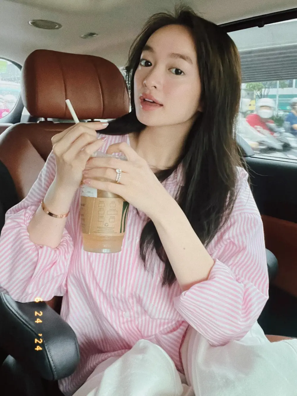 Kaity Nguyễn tỏa sáng và thu hút mọi ánh nhìn