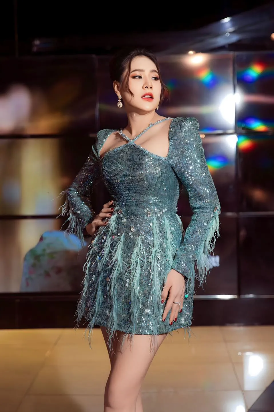 Hồ Bích Trâm tỏa sáng với nụ cười thân thiện Hồ Bích Trâm tỏa sáng với nụ cười thân thiện