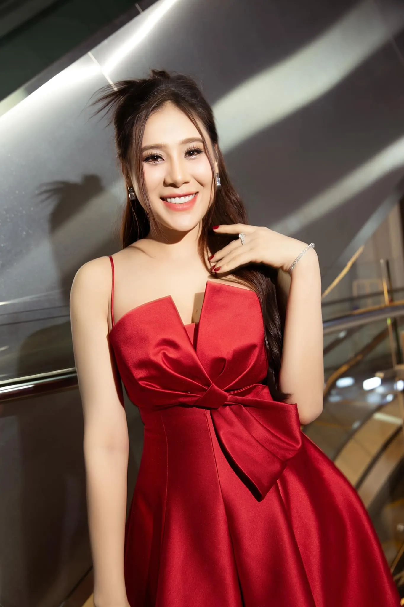 Hồ Bích Trâm mang đến sự thu hút mạnh mẽ Hồ Bích Trâm mang đến sự thu hút mạnh mẽ