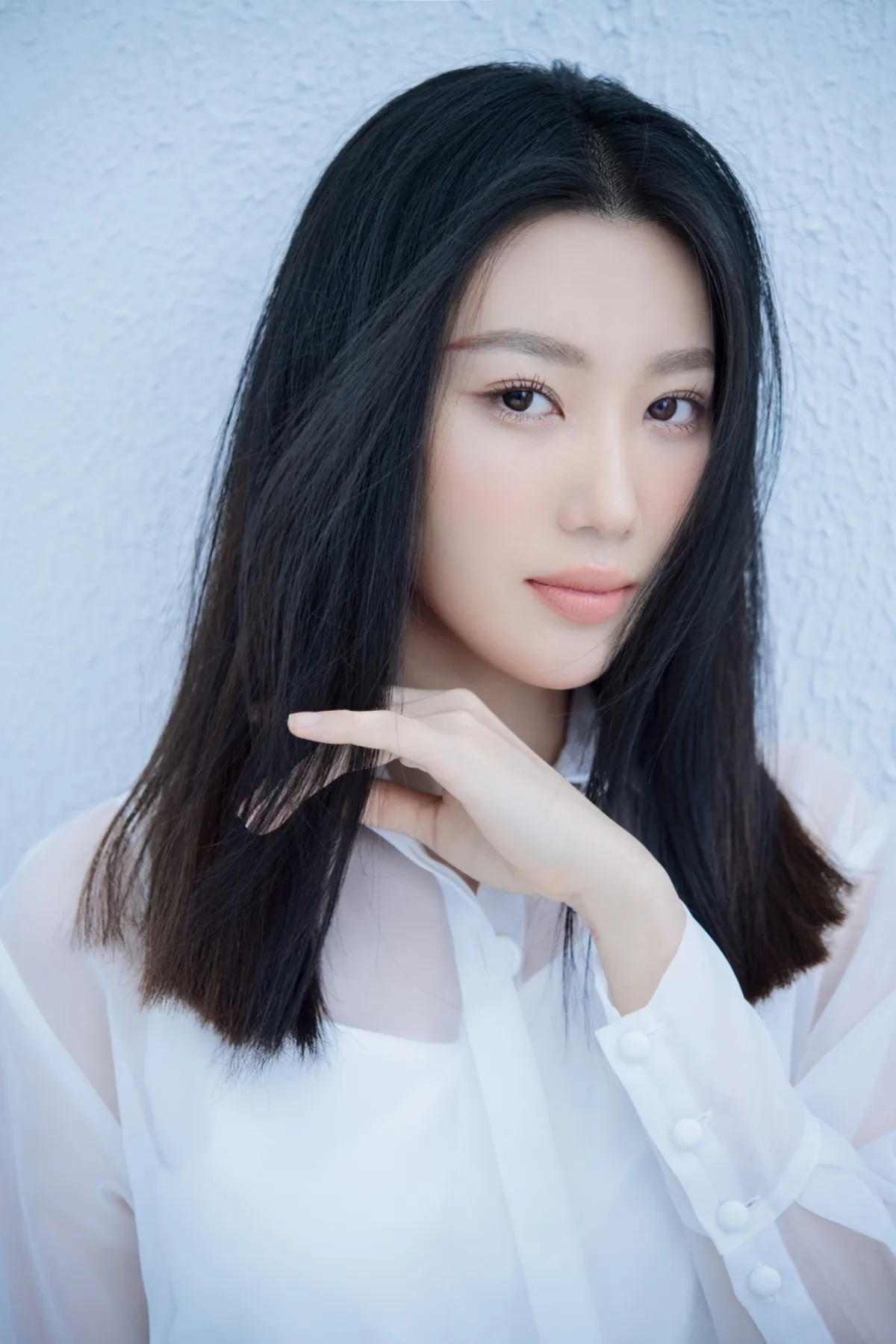 Thuý Ngân tạo dấu ấn mạnh mẽ qua ánh nhìn sâu lắng Thuý Ngân tạo dấu ấn mạnh mẽ qua ánh nhìn sâu lắng
