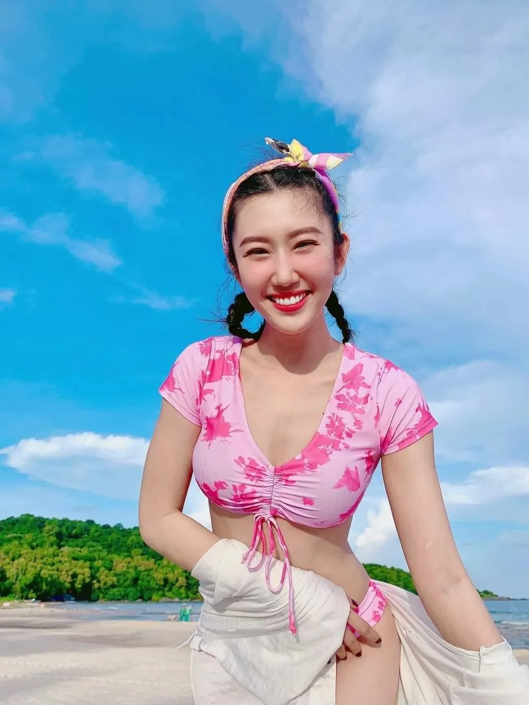 Thuý Ngân khiến mọi người ngắm nhìn với vẻ đẹp tự nhiên Thuý Ngân khiến mọi người ngắm nhìn với vẻ đẹp tự nhiên