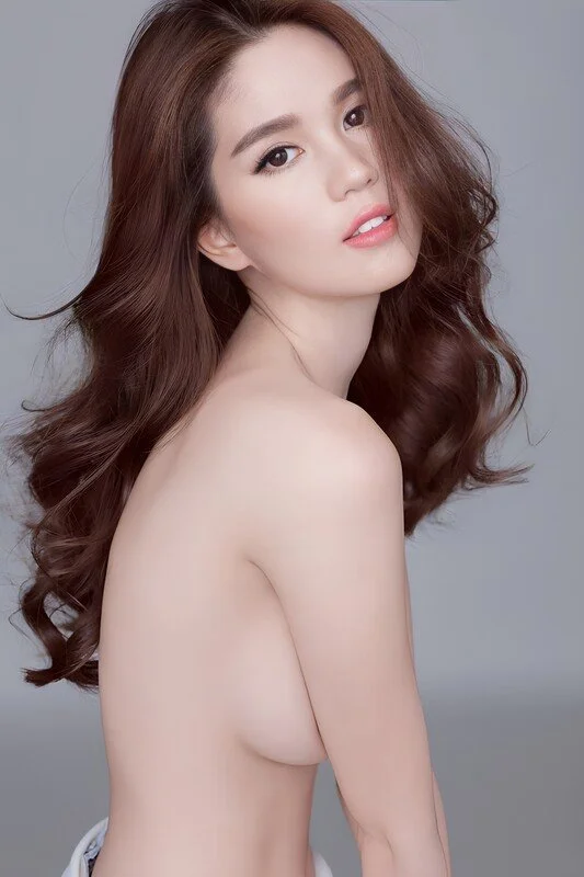 Nét đẹp tươi trẻ của Ngọc Trinh Nét đẹp tươi trẻ của Ngọc Trinh