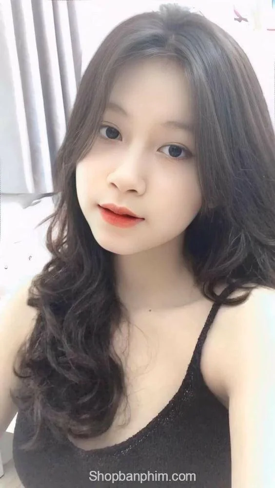 Khám phá phong cách trong ảnh gái cute tóc dài. Khám phá phong cách trong ảnh gái cute tóc dài.